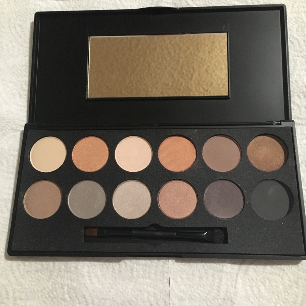 Beauty Bay Couture Eyeshadow Palette